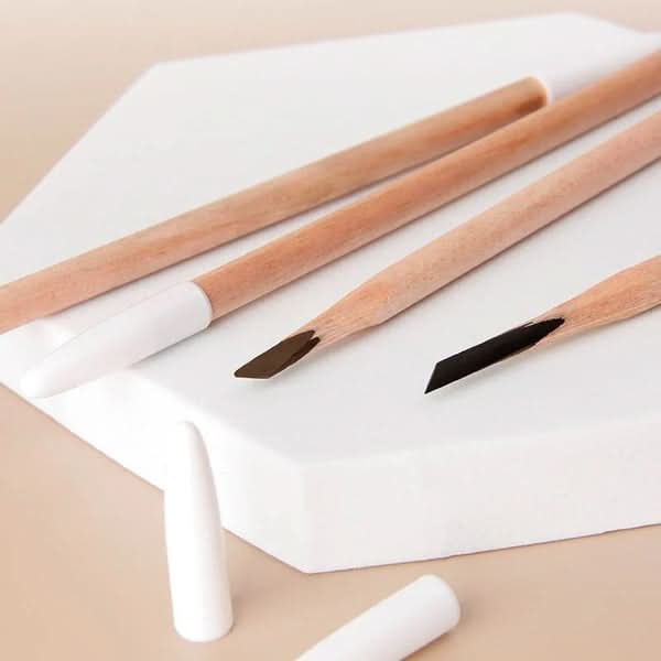 Sculpt perfect eyebrows with our professional pencil! (x2) 