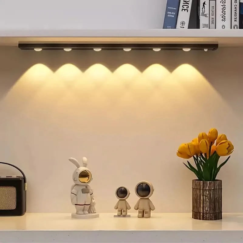 LED-Lampe mit intelligentem Bewegungssensor und Klebefunktion 
