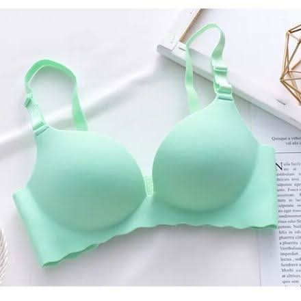 Diszkrét természetes formát adó melltartó 